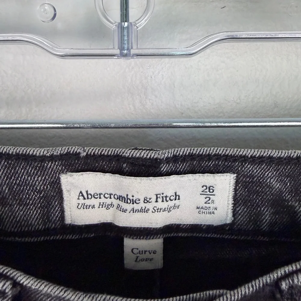 Abercrombie & Fitch Ultra High Rise Ankle‎ Straight Jeans Curve Love Black 26 R